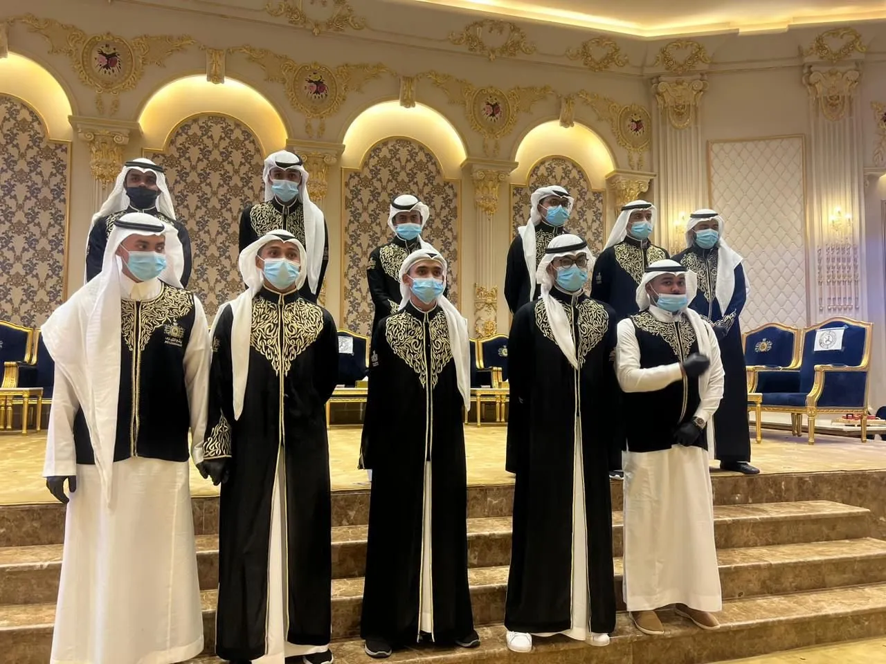قهوجيين وصبابين لتجهيز ضيافة متناسقة ومتكاملة