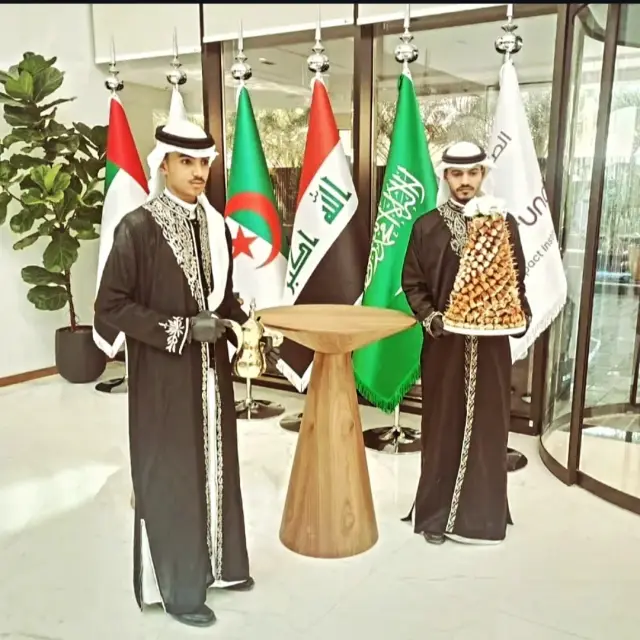 قهوجيين وصبابين لتجهيز ركن القهوة في مناسبتك