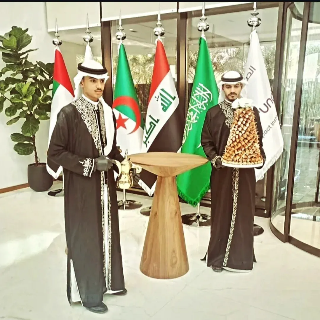 قهوجيين وصبابين لتجهيز ركن القهوة في مناسبتك