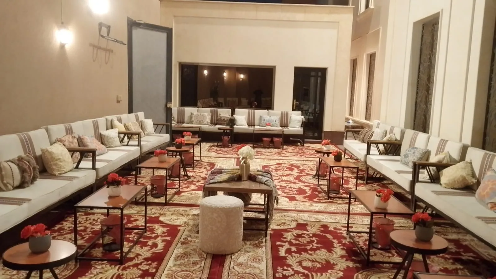 قهوجي وصباب بالرياض عزاء