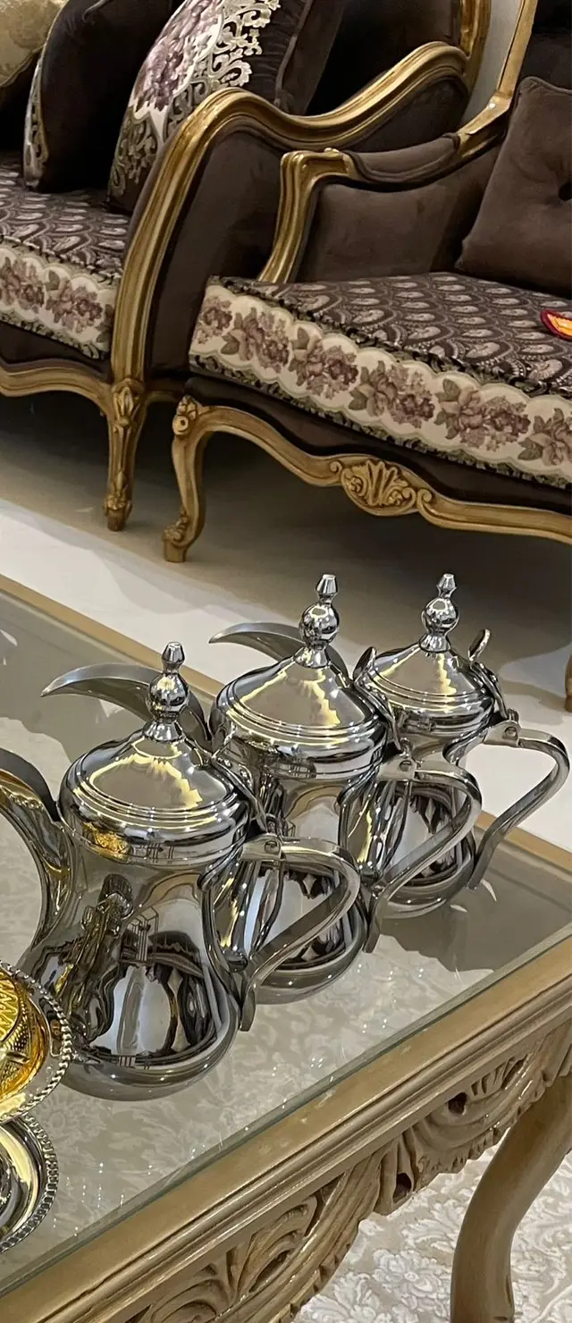 قهوجيين وصبابين في الرياض للعزاء